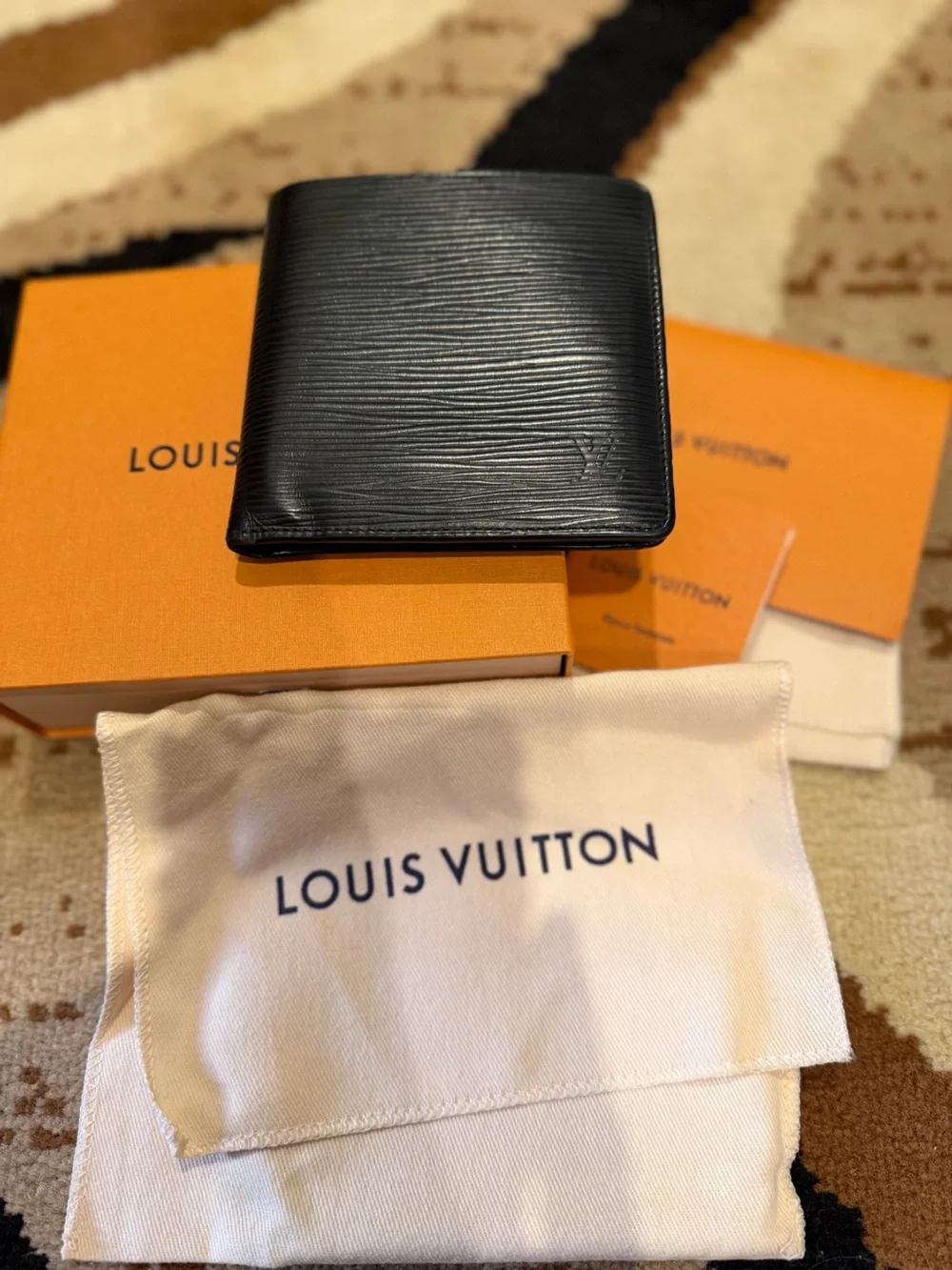 Authentic Pre loved Louis Vuitton Black Epi Leather wallet full set